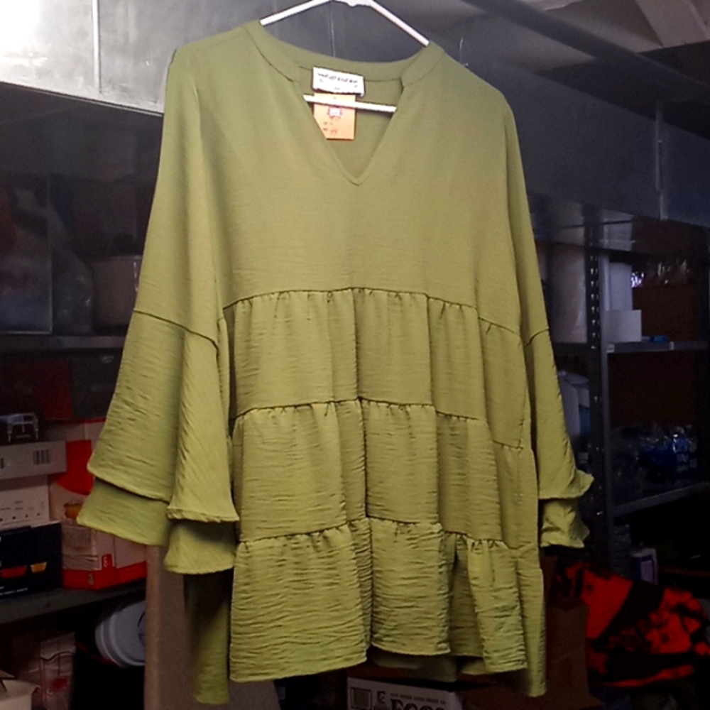 Whatnot Boutique Women's size Large Olive Green Ruffle Blouse